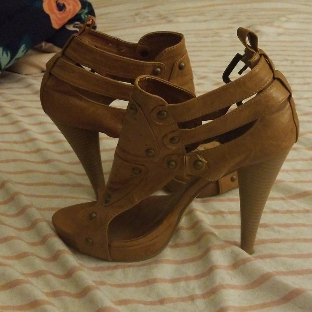 Tan Heels